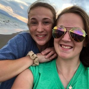 Meet your Posher, Elaine